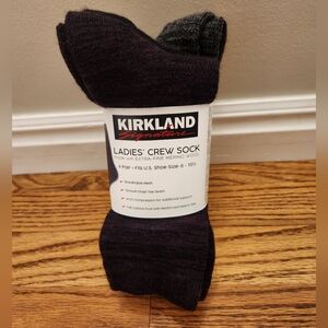 KIRKLAND SIGNATURE Ladies' Extra-Fine Merino Wool Blend Crew Socks 4 Pairs NWT